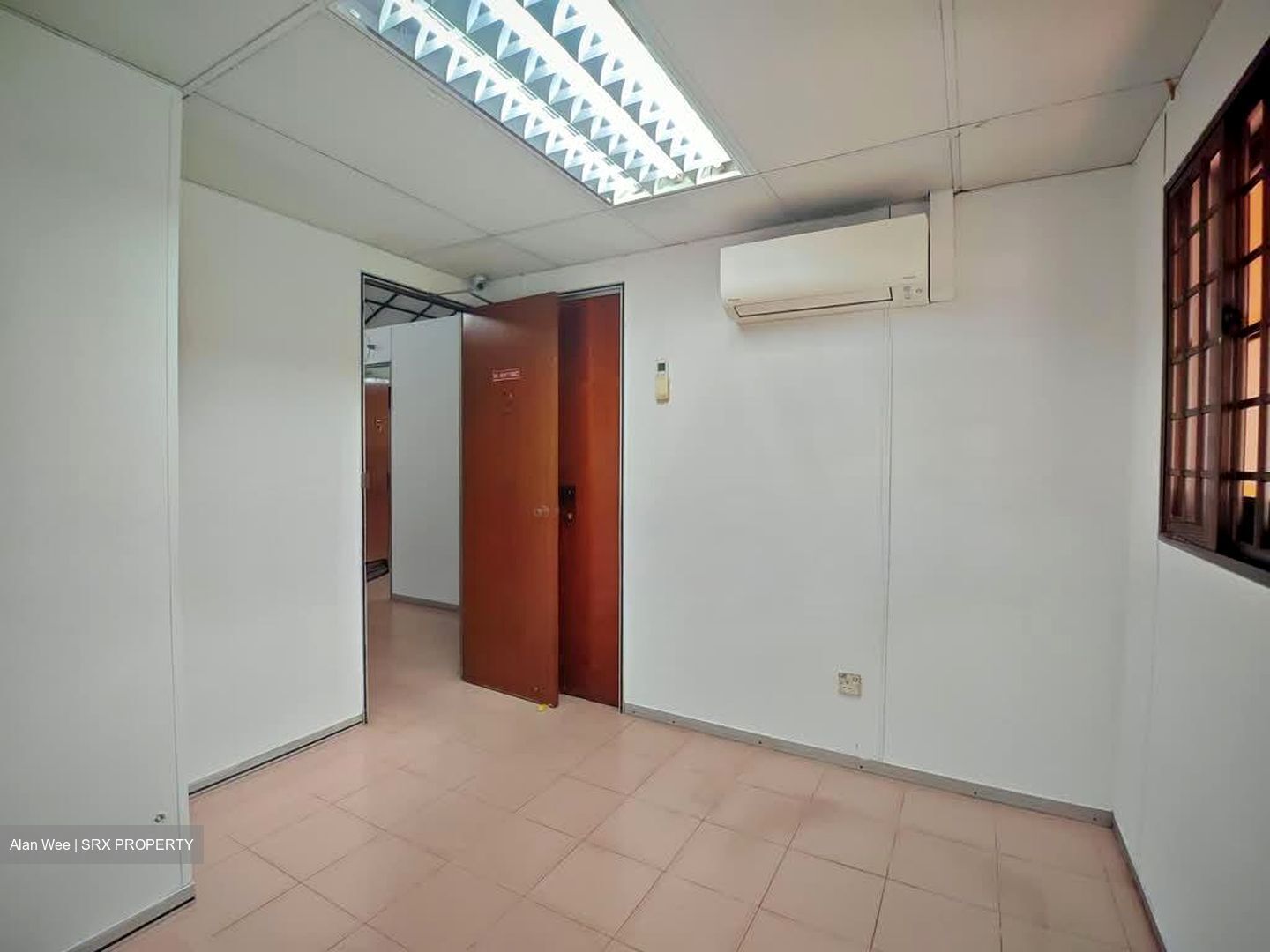 Jurong West Street 92 (D22), Shop House #576584691
